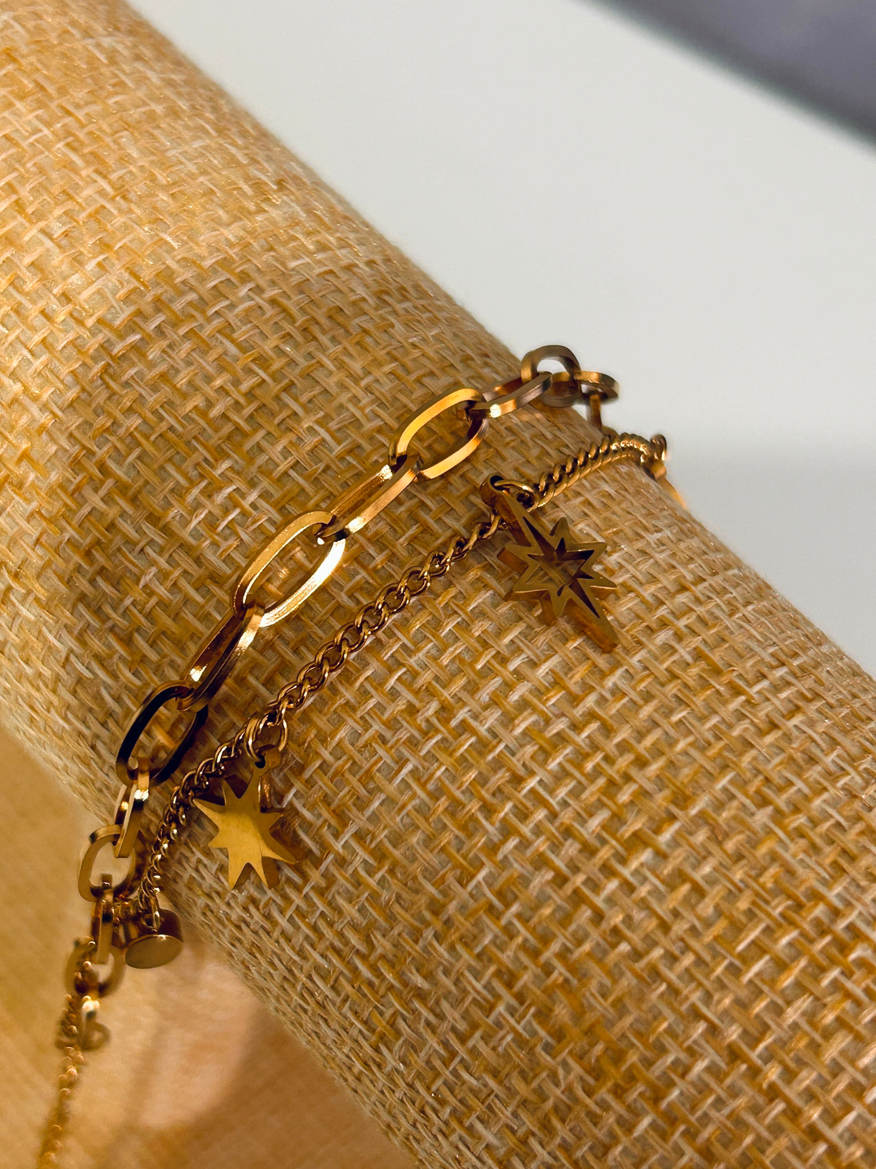 pulseras dorada con estrellas de Soluna